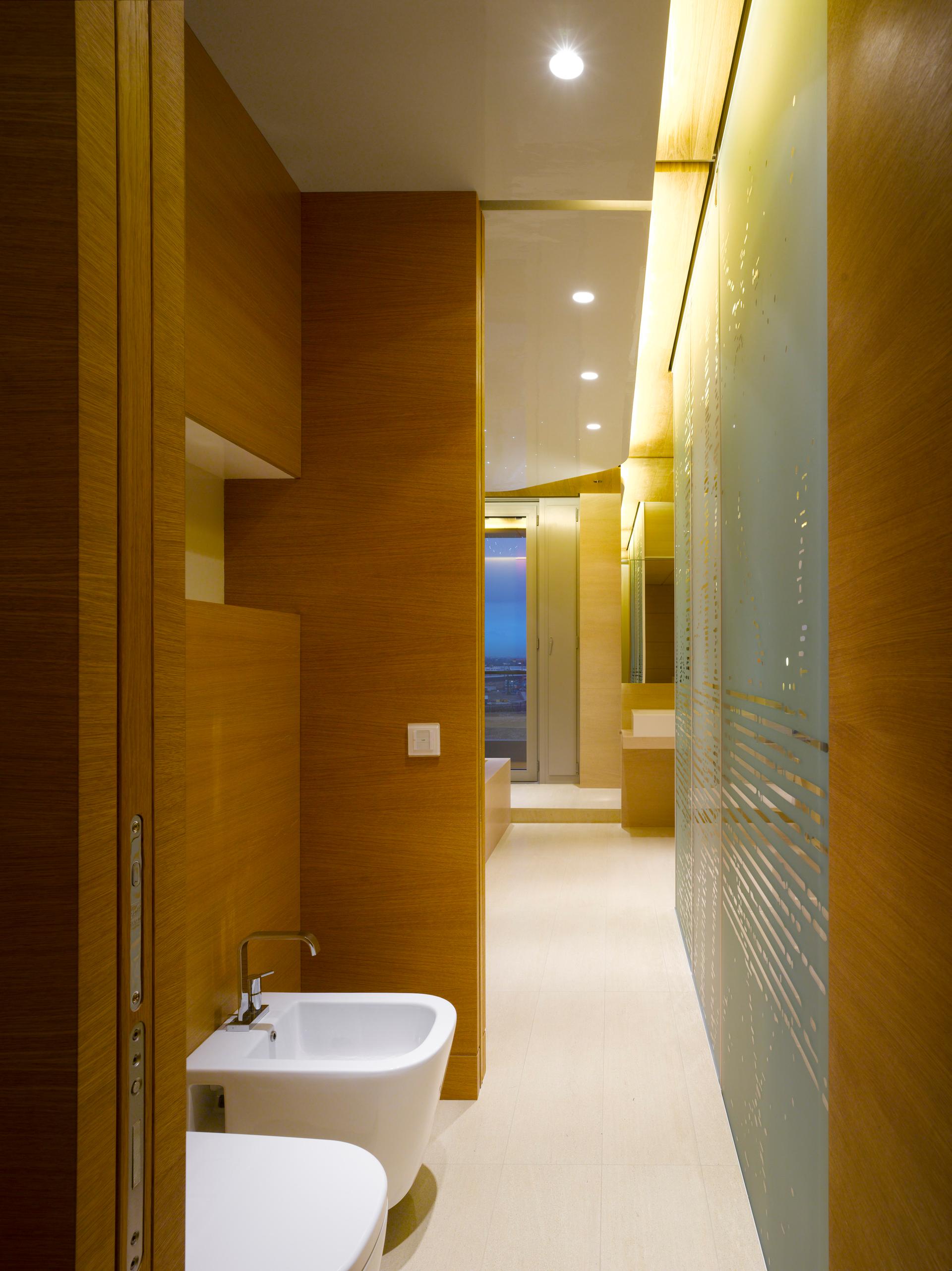 Marco Polo Tower - image 11