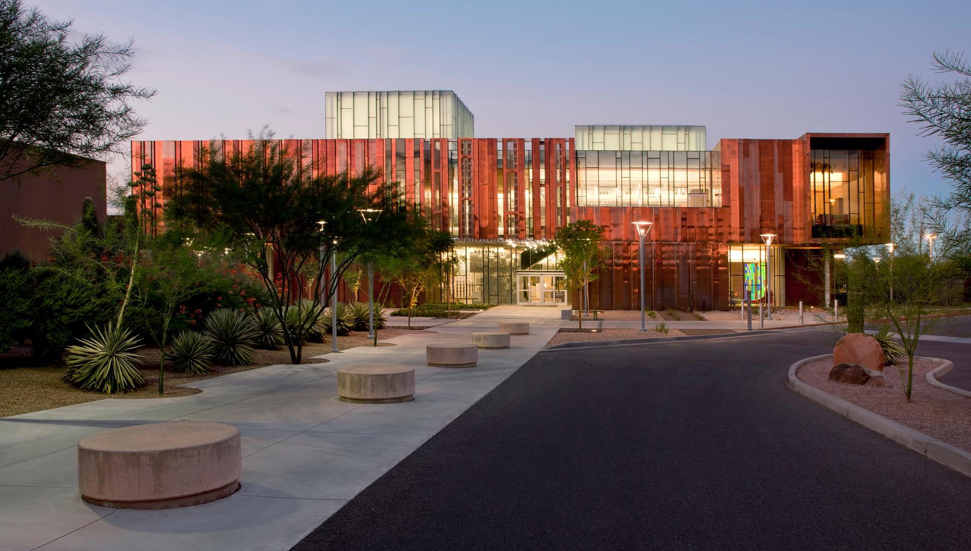South Mountain Community Library - image 2