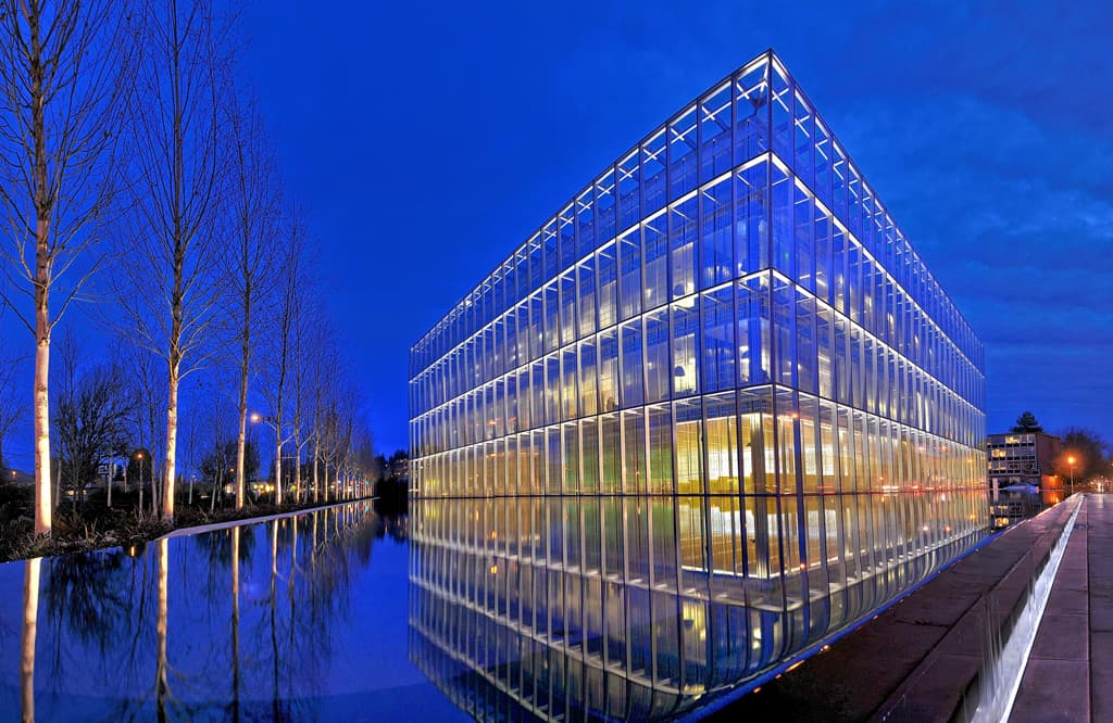 John E. Jaqua Academic Center for Student Athletes