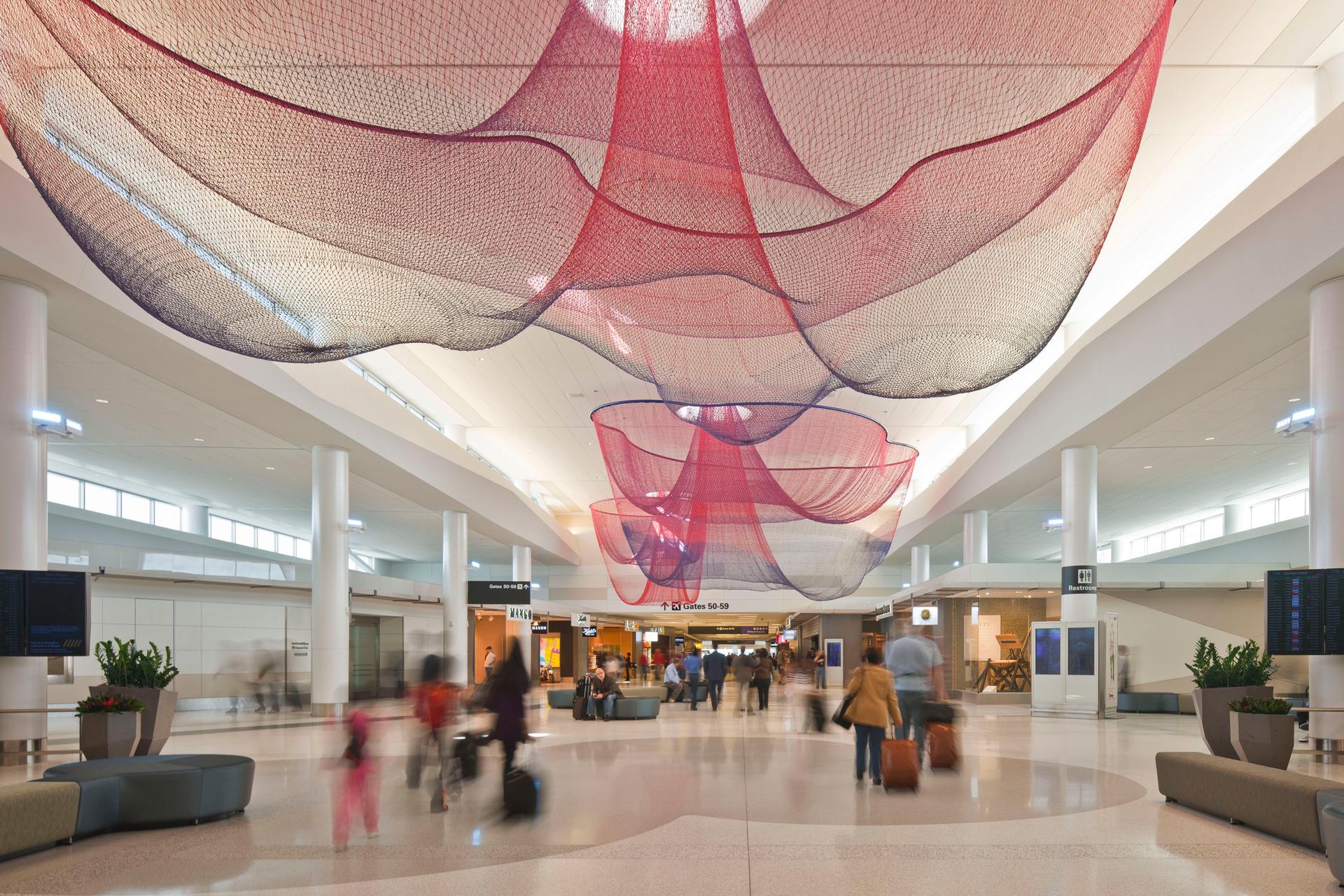 San Francisco International Airport Terminal 2 - image 13