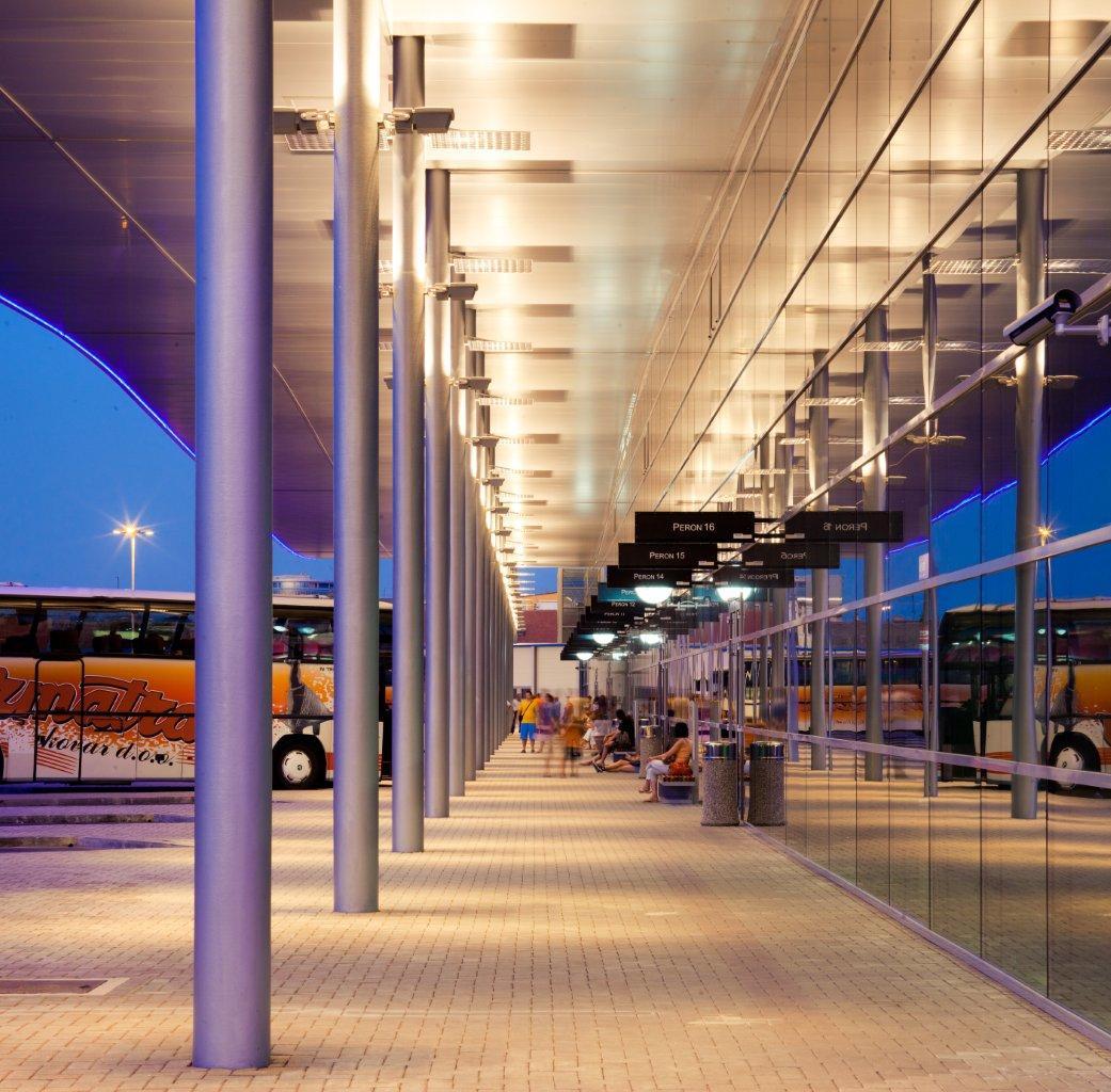 Bus station Osijek - image 19