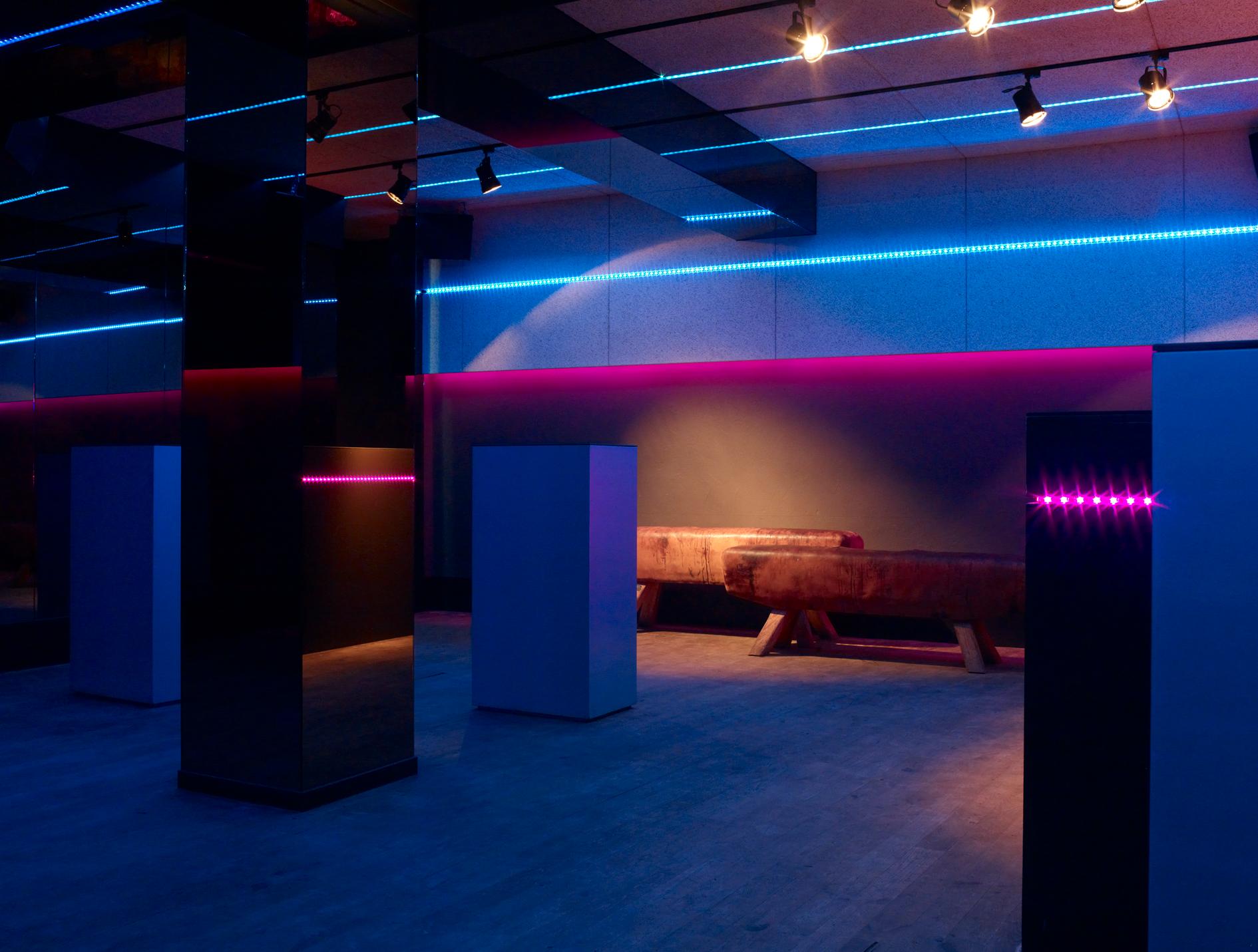 Club 69 - image 4
