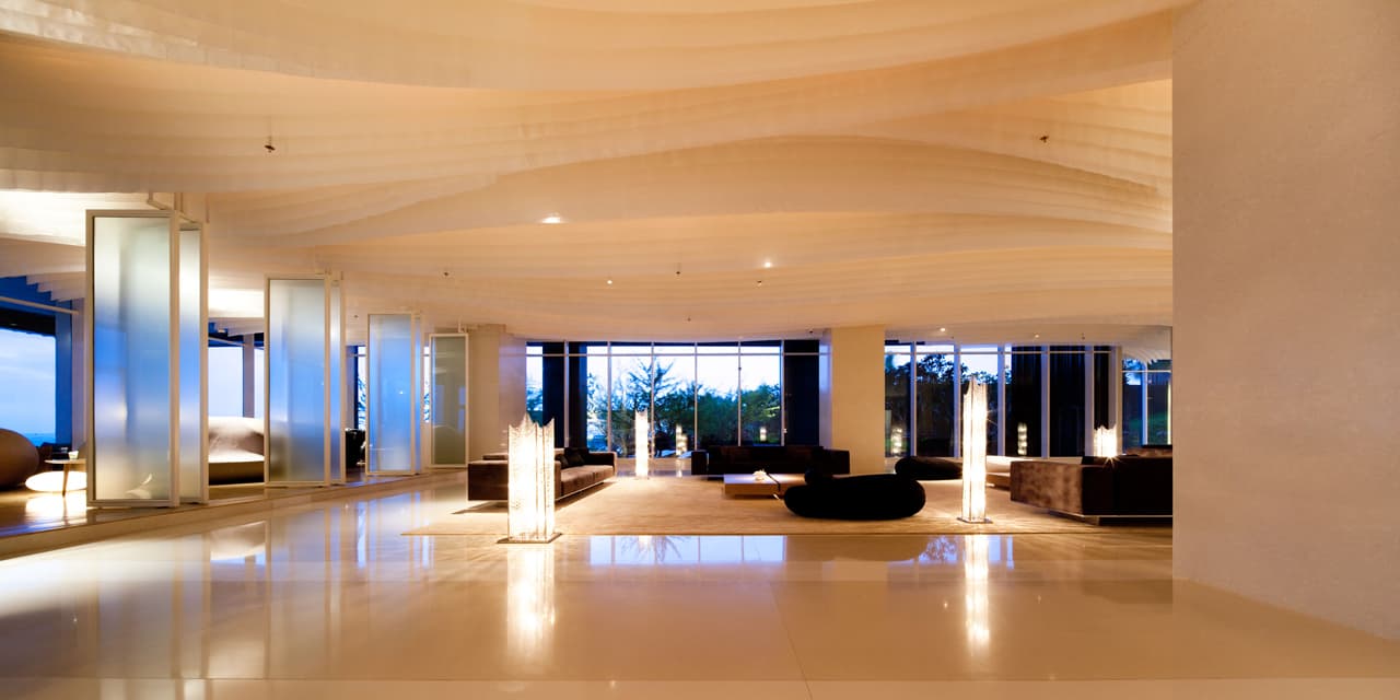 'Drift' Lobby Bar - image 2