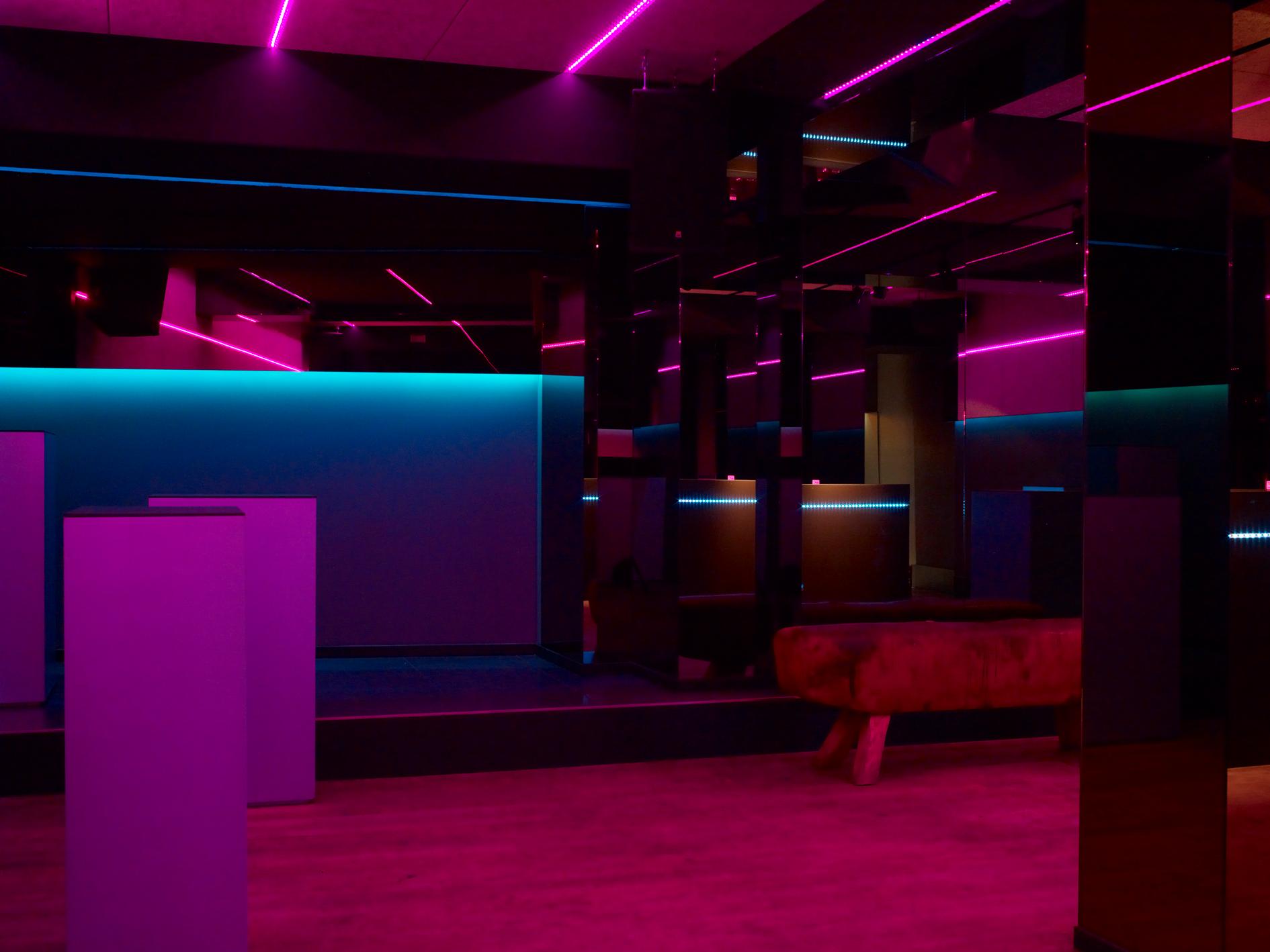 Club 69 - image 5