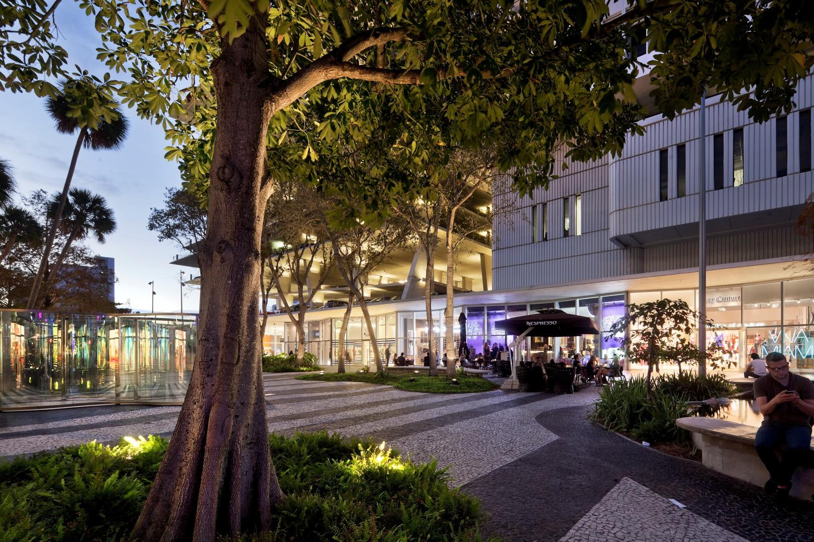 1111 Lincoln Road - image 24