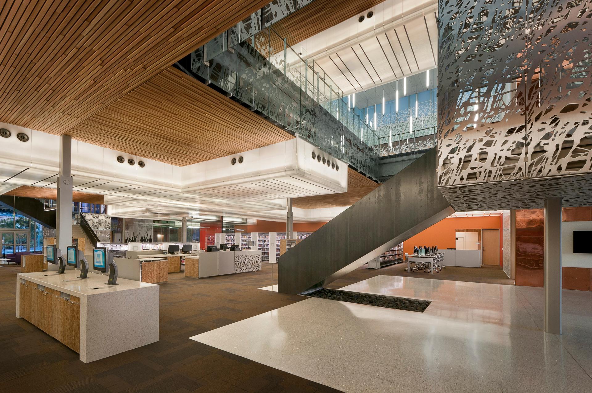 South Mountain Community Library - image 4