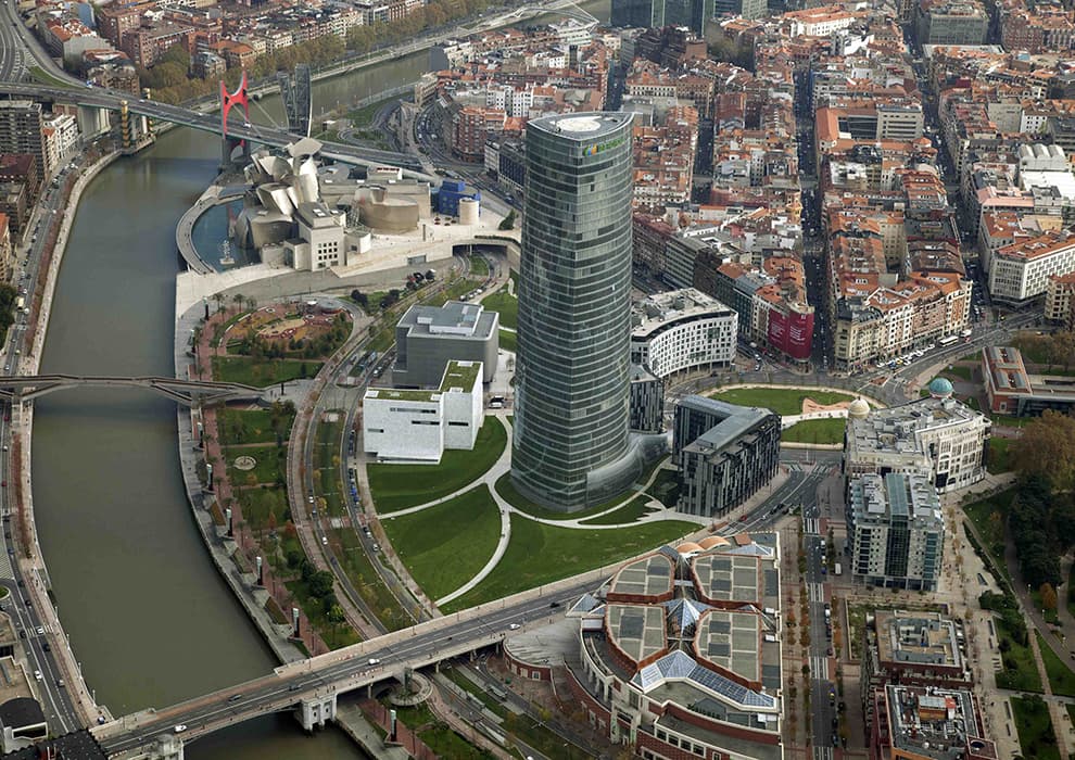BILBAO WATERFRONT ABANDOIBARRA MASTER PLAN - image 4