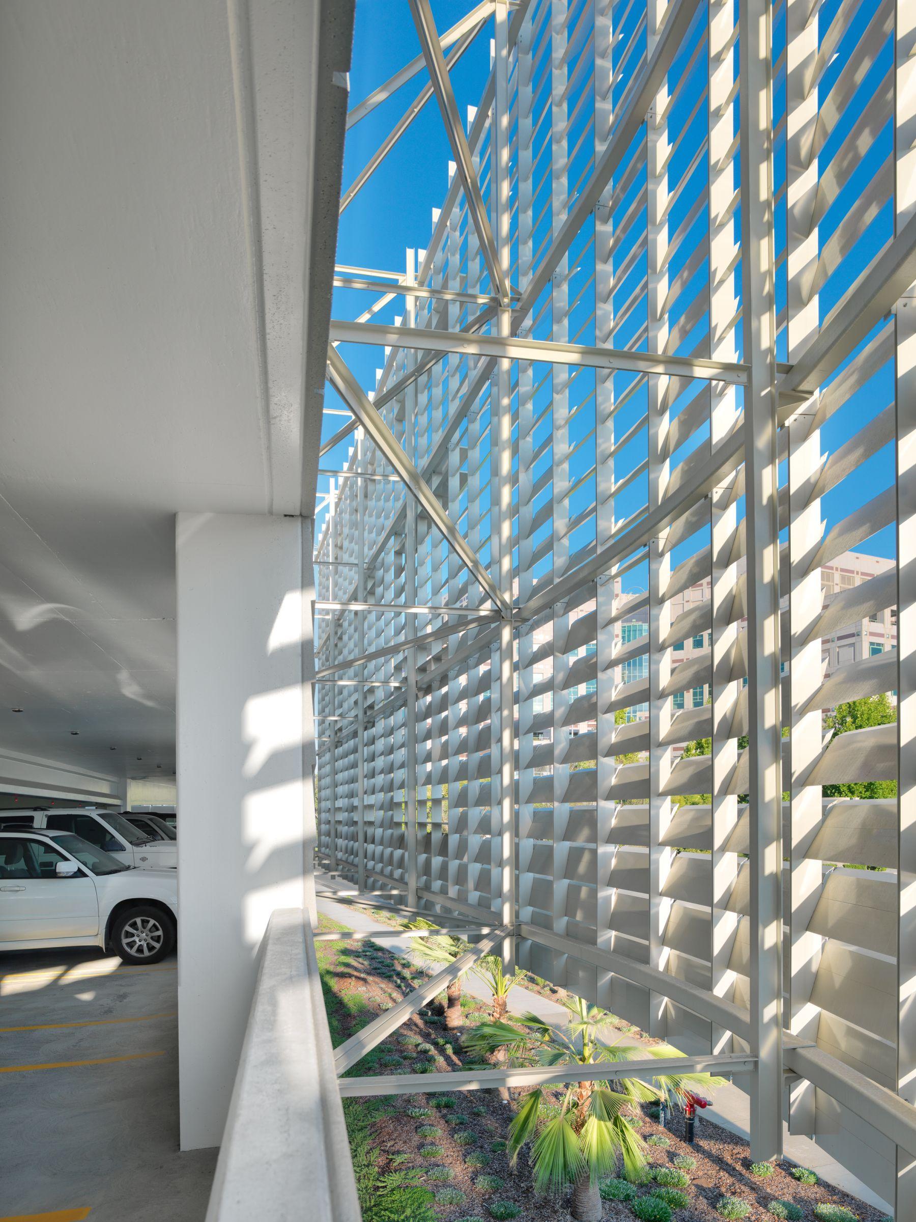 Parking Structure III, UC Davis Health - image 5