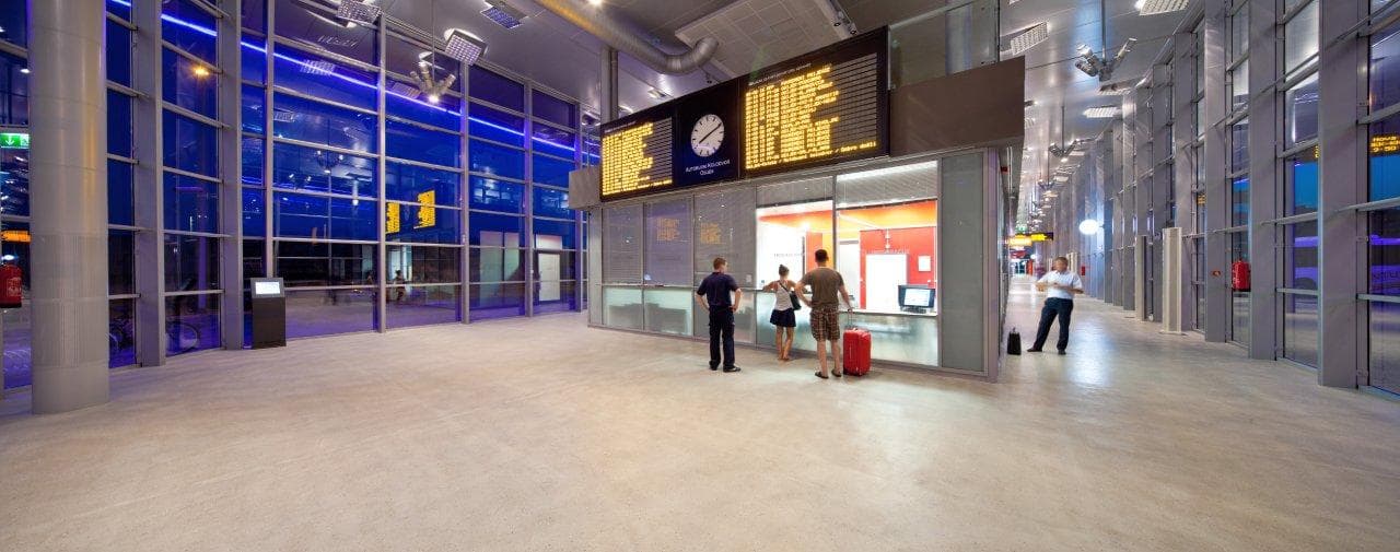 Bus station Osijek - image 21