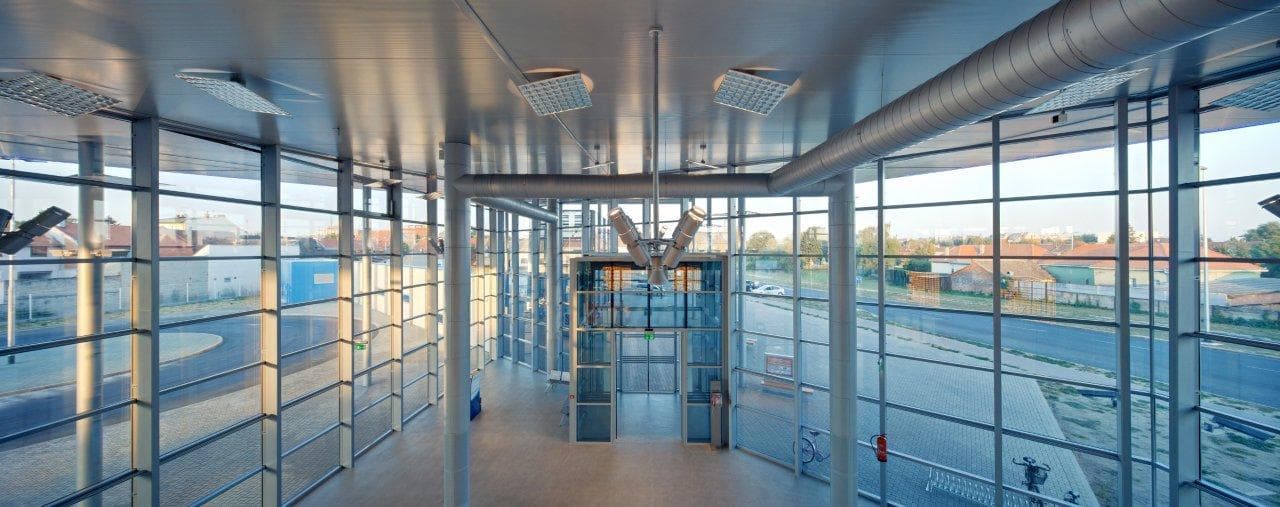 Bus station Osijek - image 16