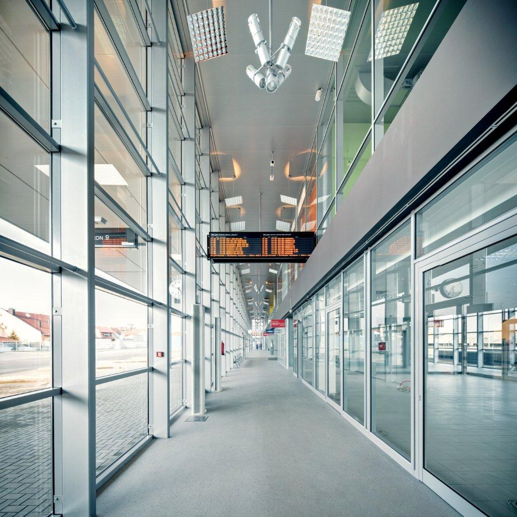 Bus station Osijek - image 12