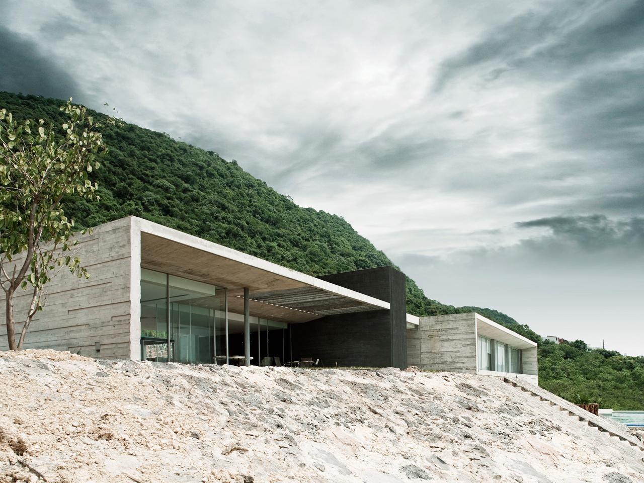 R Zero Studio