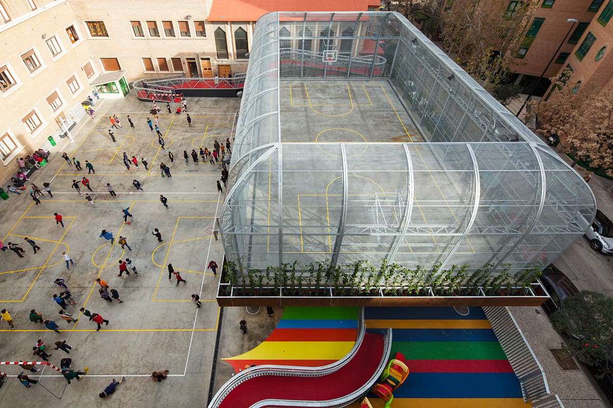 Elevated Sports Court at Lasalle Franciscanas School