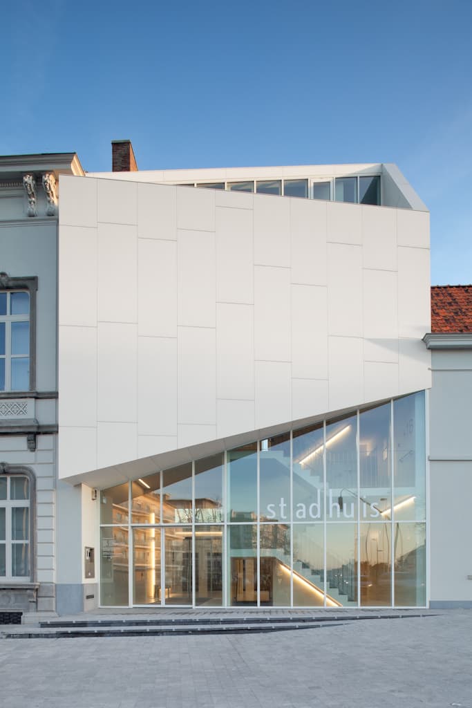 The Town Hall of Harelbeke - image 2