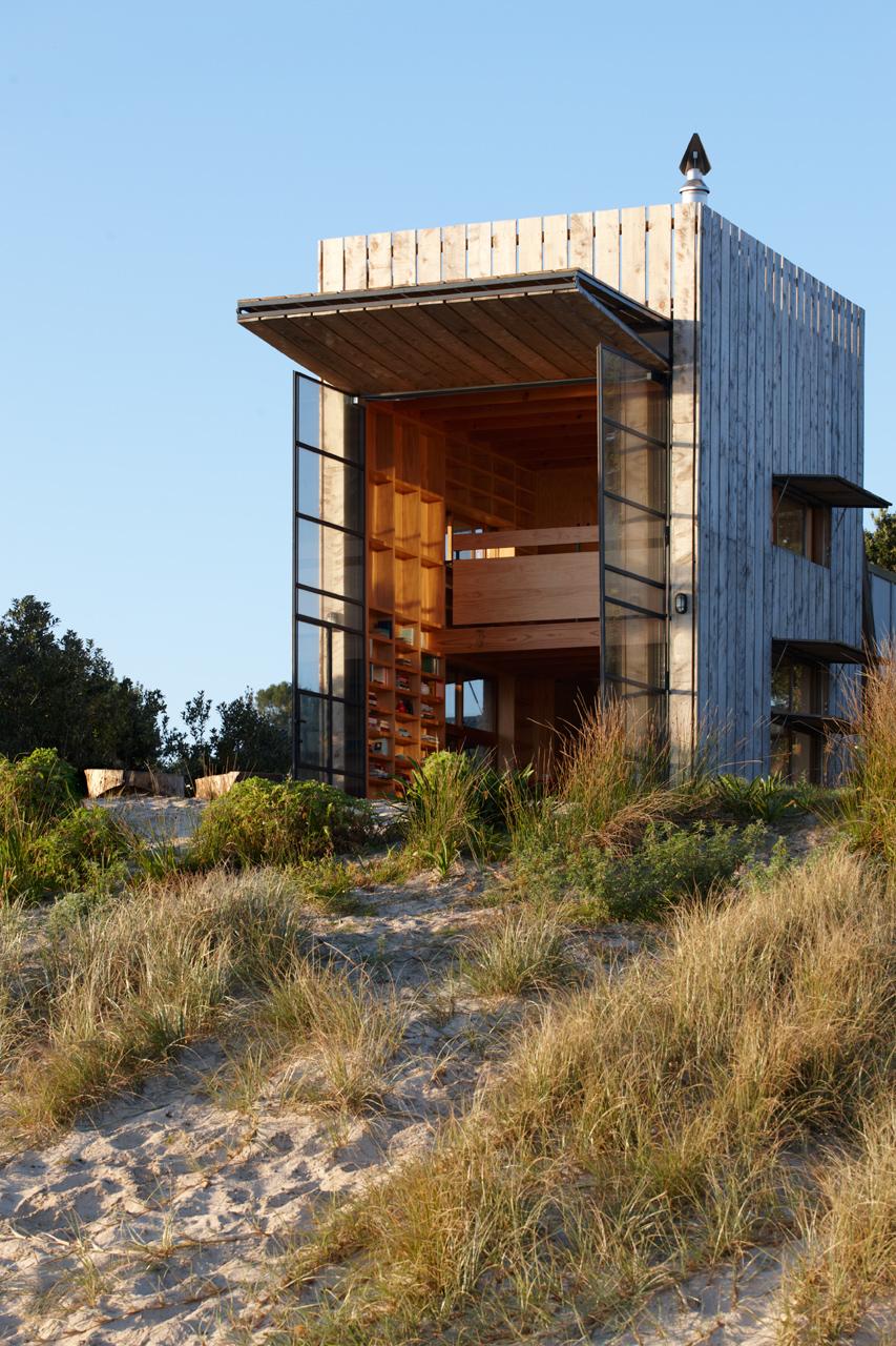 Hut on Sleds - image 6