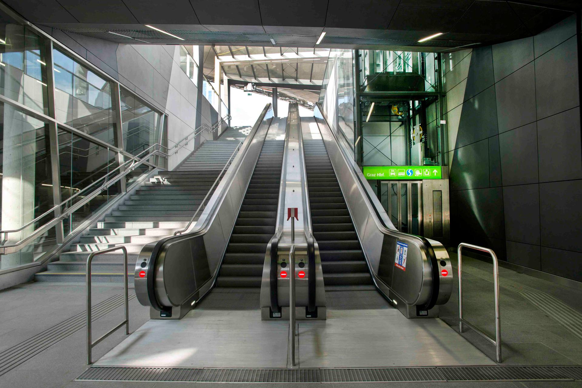 Graz Main Station Local Transport Hub - image 13
