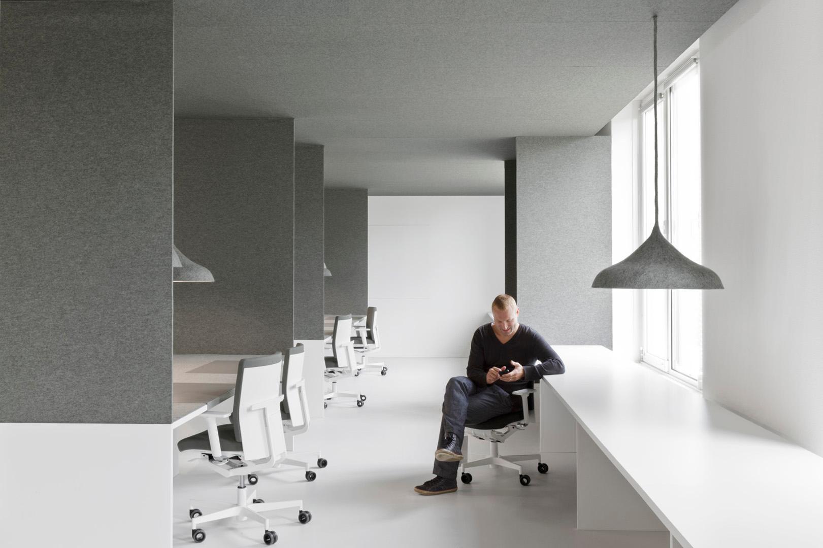 office 04 - image 5