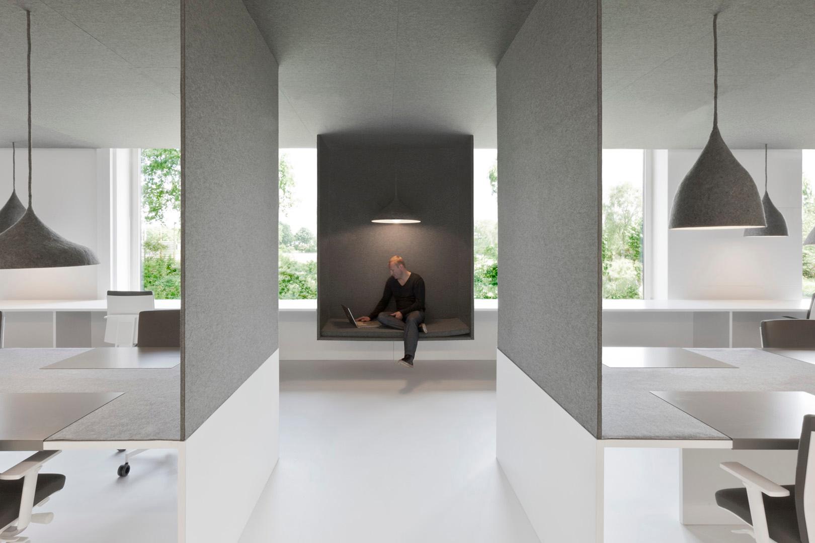 office 04 - image 2