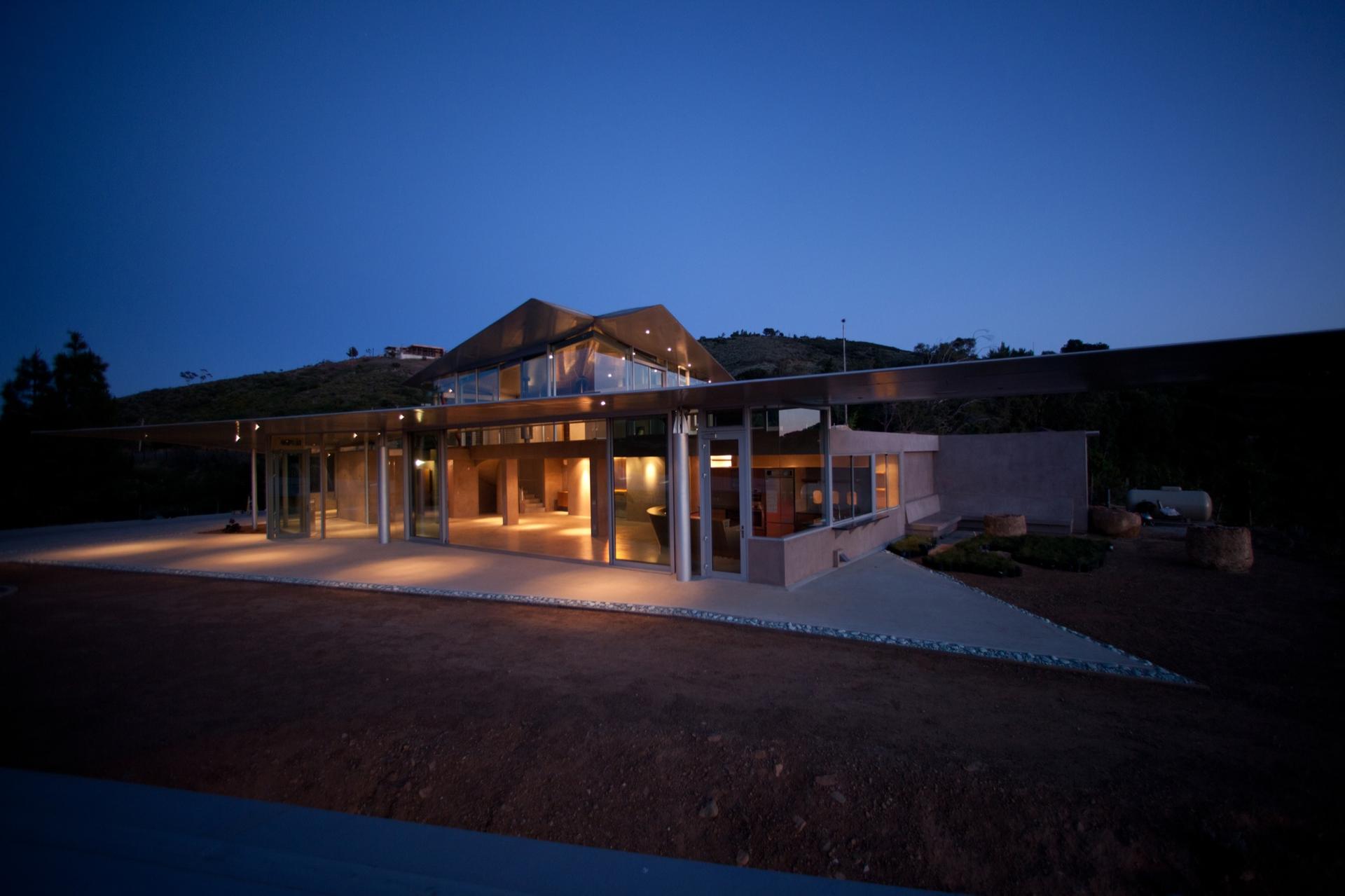 747 House - image 8