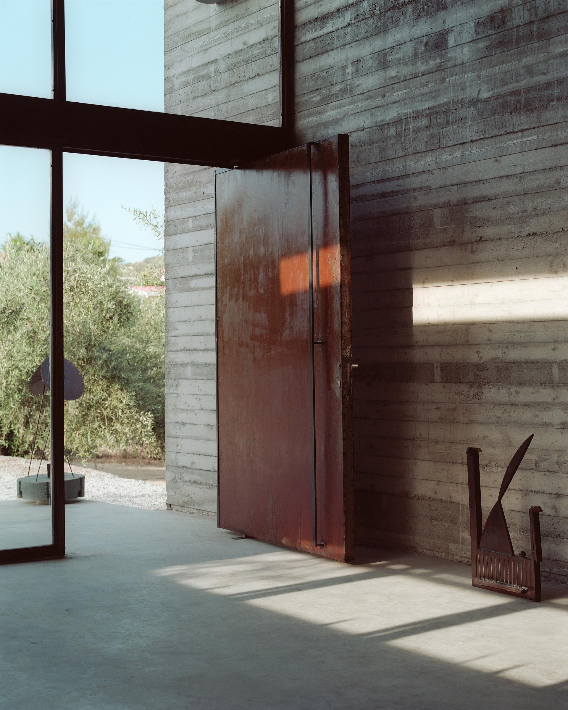 Art Warehouse in Boeotia - image 2