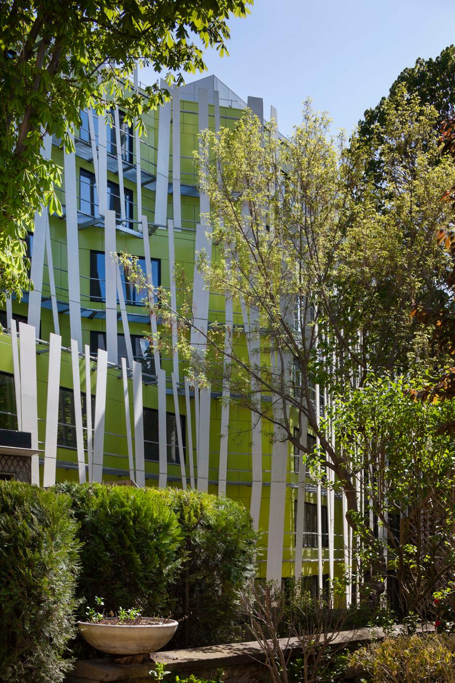EXPERIMENTAL ALZHEIMER NURSING HOME IN PARIS - image 3