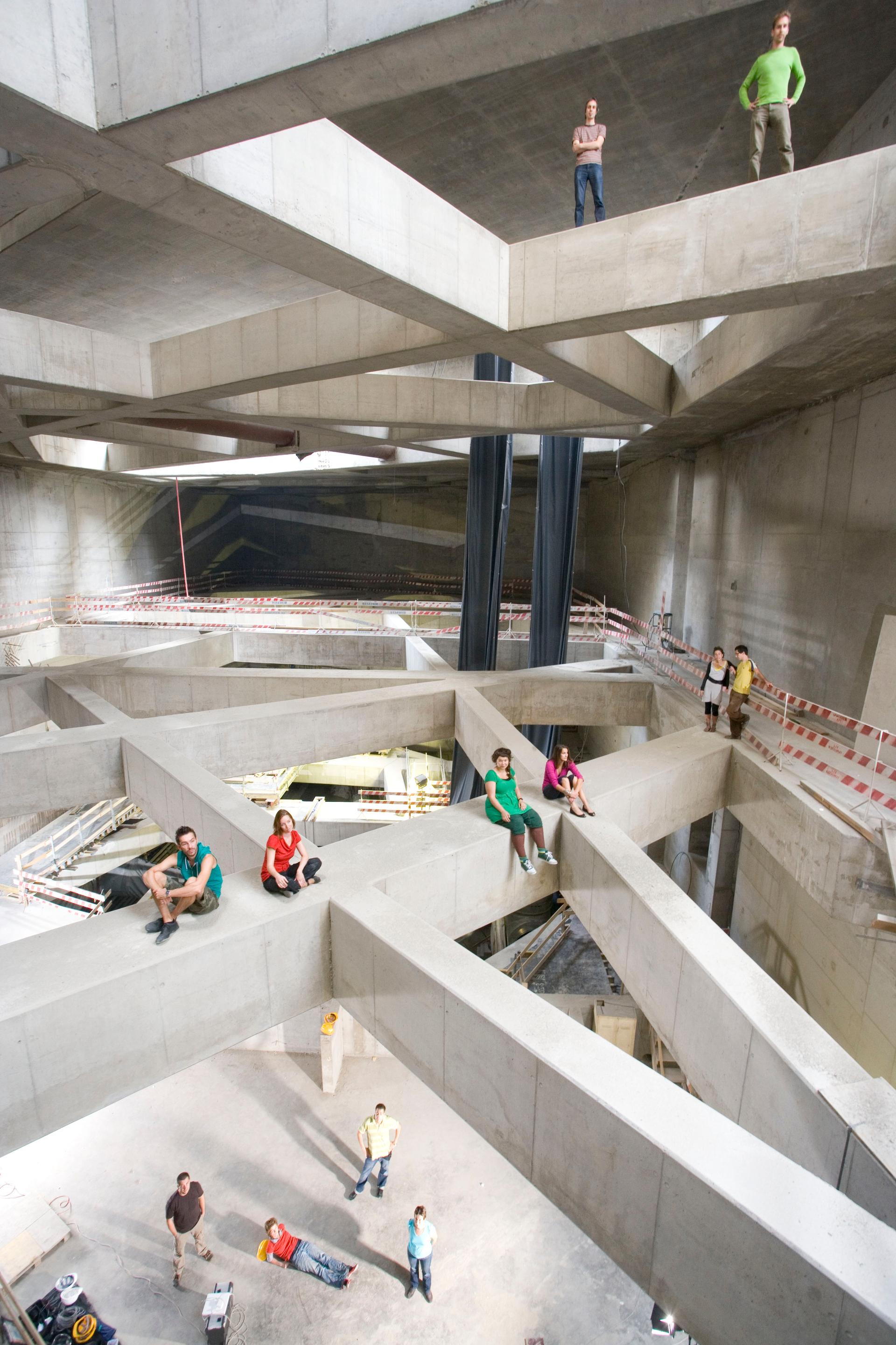 M4 Fővám tér station - image 18