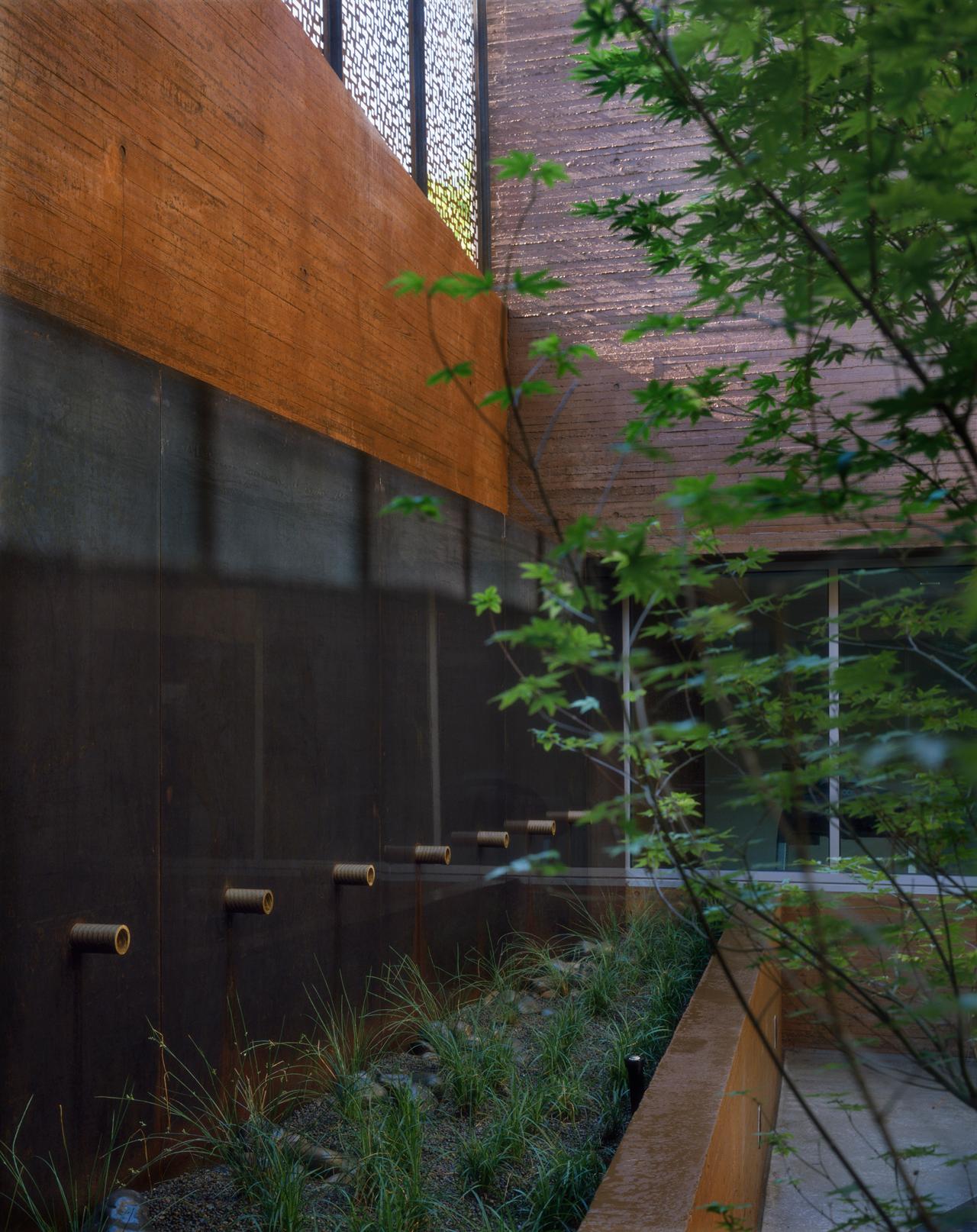 Bud Clark Commons - image 8